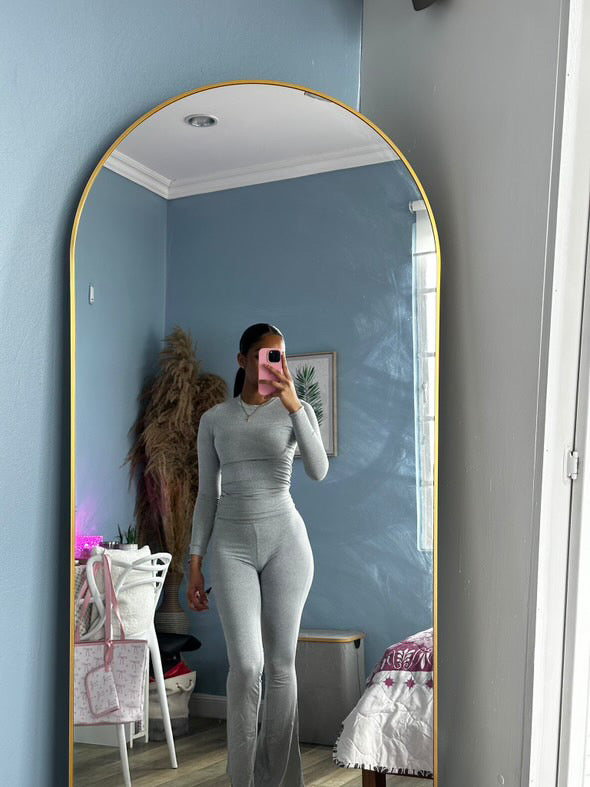 Conjunto de dos piezas de top de manga larga y pantalones acampanados