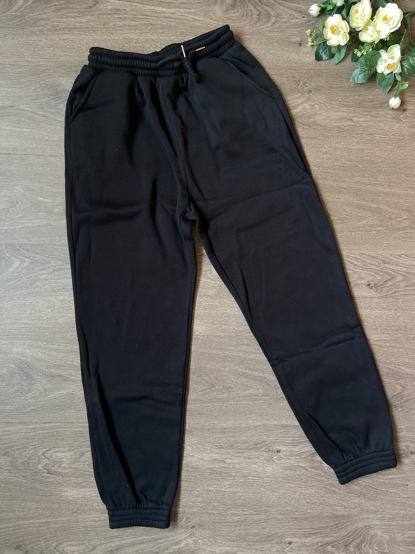 Pantalones deportivos con cintura con cordón